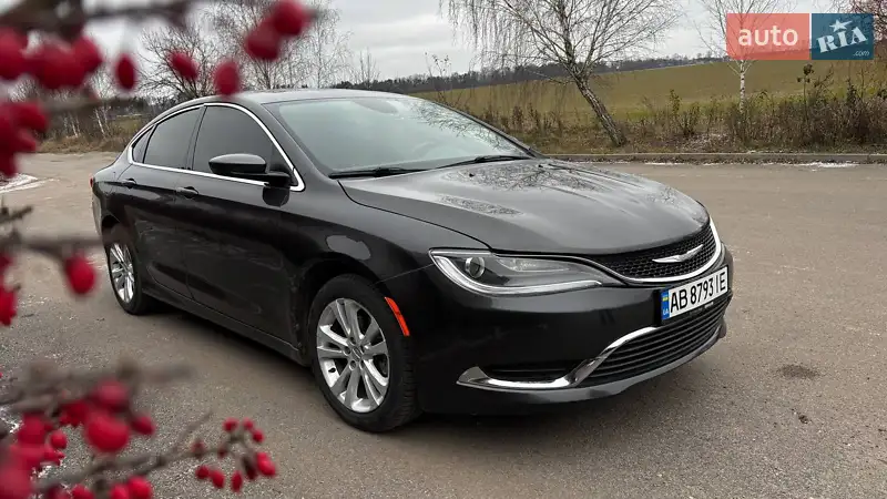 Chrysler 200