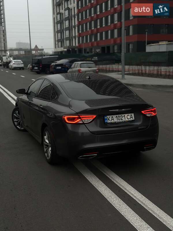 Седан Chrysler 200 2015 в Киеве