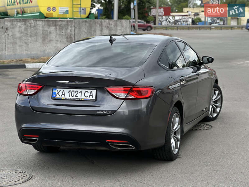 Седан Chrysler 200 2015 в Киеве
