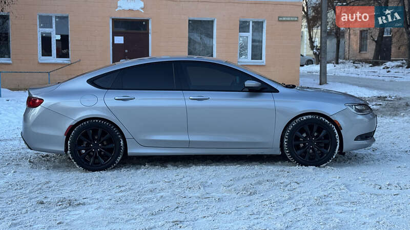 Седан Chrysler 200 2015 в Чернигове