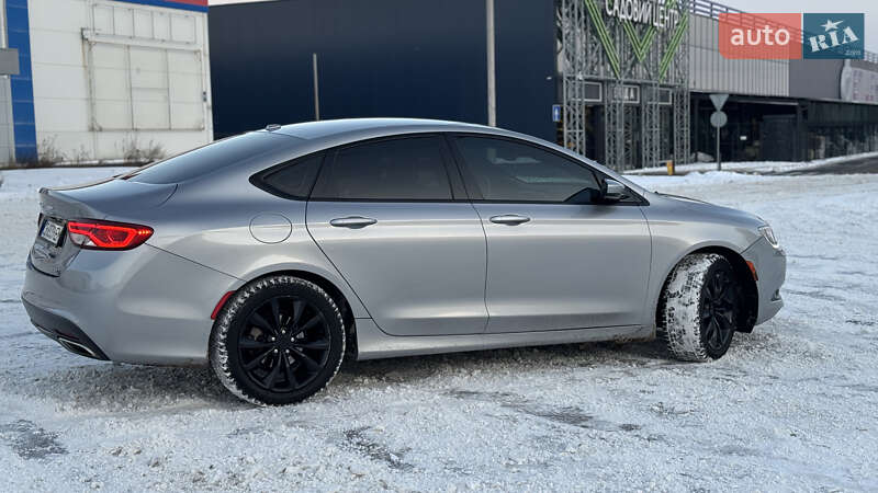 Седан Chrysler 200 2015 в Чернигове