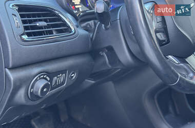 Седан Chrysler 200 2015 в Чернігові