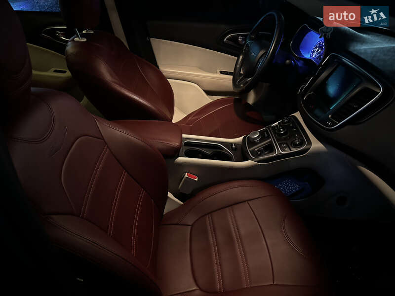 Седан Chrysler 200 2014 в Києві