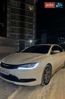 Седан Chrysler 200 2015 в Хмельницком