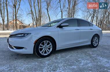 Седан Chrysler 200 2015 в Гайсину