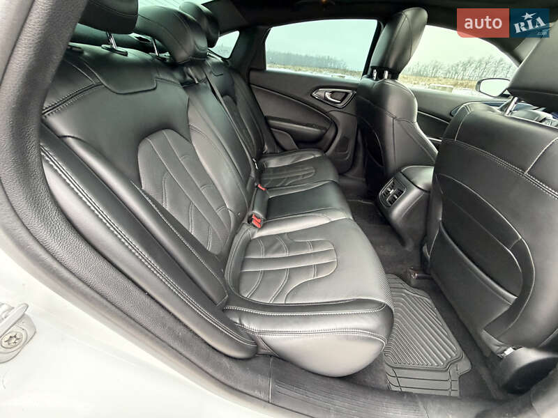 Седан Chrysler 200 2016 в Виннице фото 56 Седан Chrysler 200 2016 в Виннице