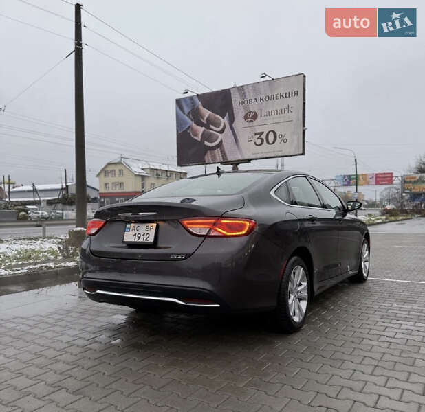 Седан Chrysler 200 2016 в Луцьку