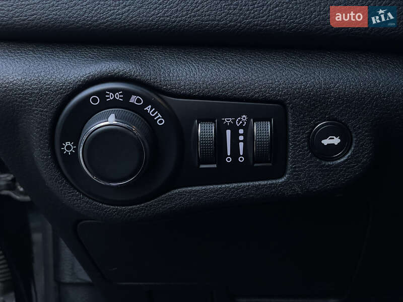 Седан Chrysler 200 2014 в Одессе