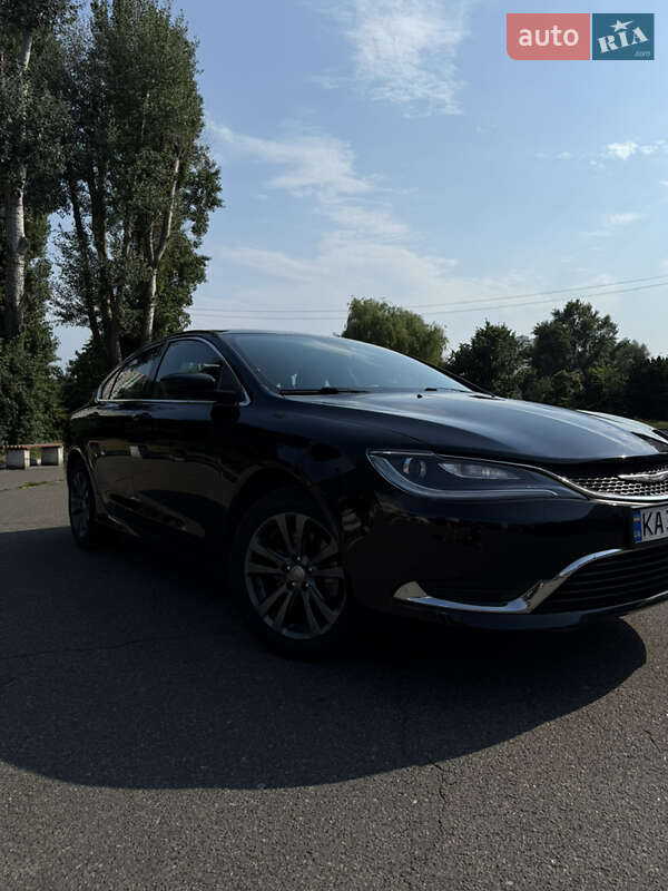 Седан Chrysler 200 2015 в Киеве