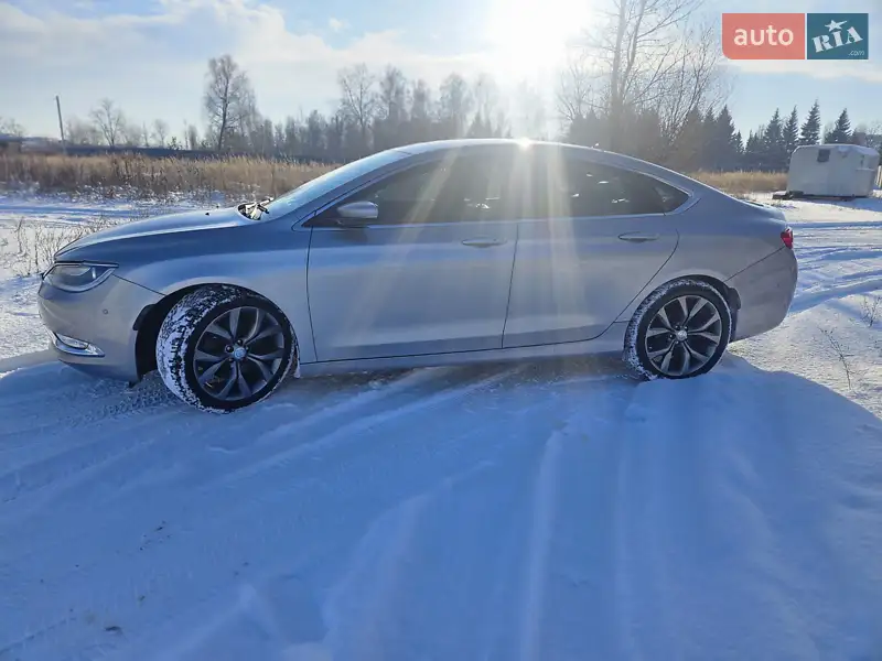 Chrysler 200