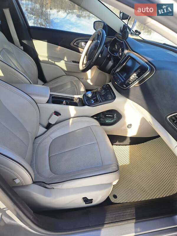 Седан Chrysler 200 2014 в Києві фото 18 Седан Chrysler 200 2014 в Києві