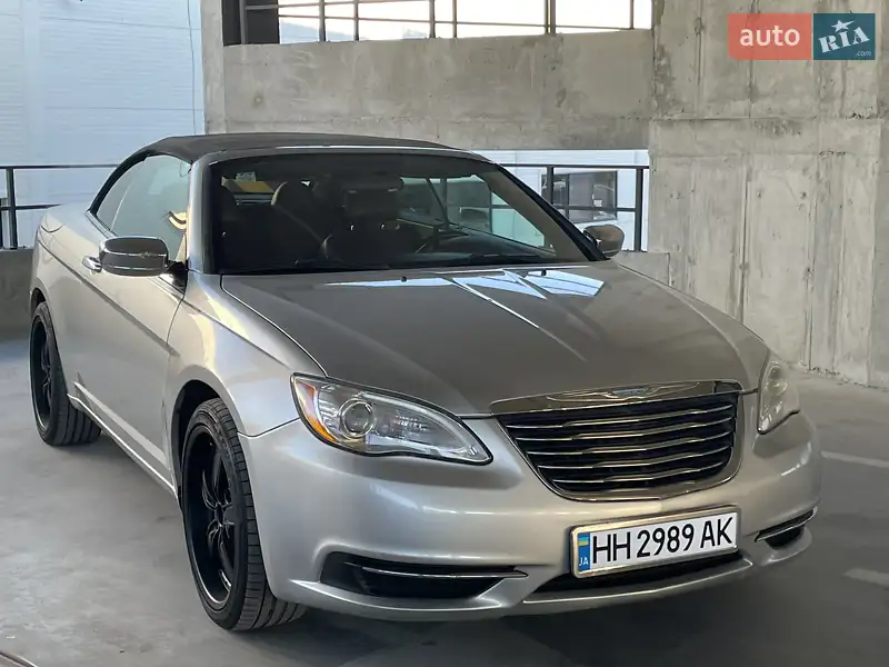 Chrysler 200