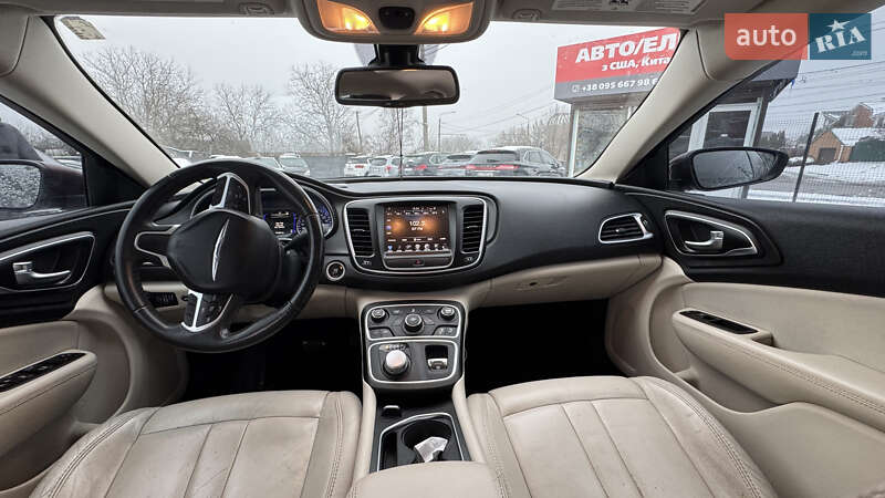 Седан Chrysler 200 2016 в Полтаві