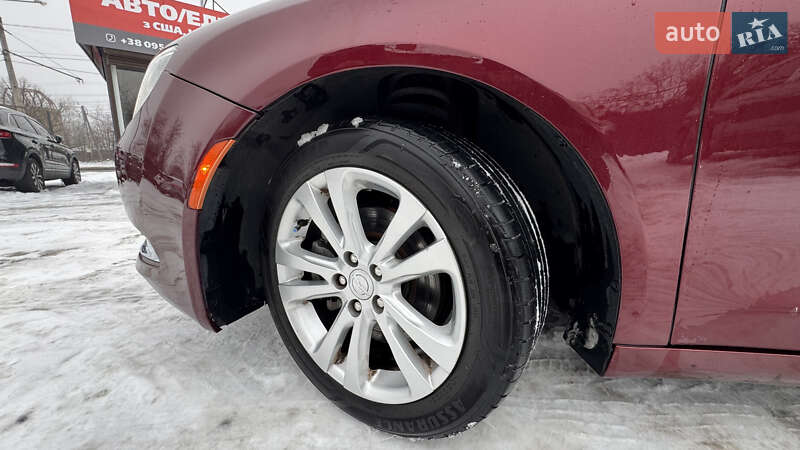 Седан Chrysler 200 2016 в Полтаві