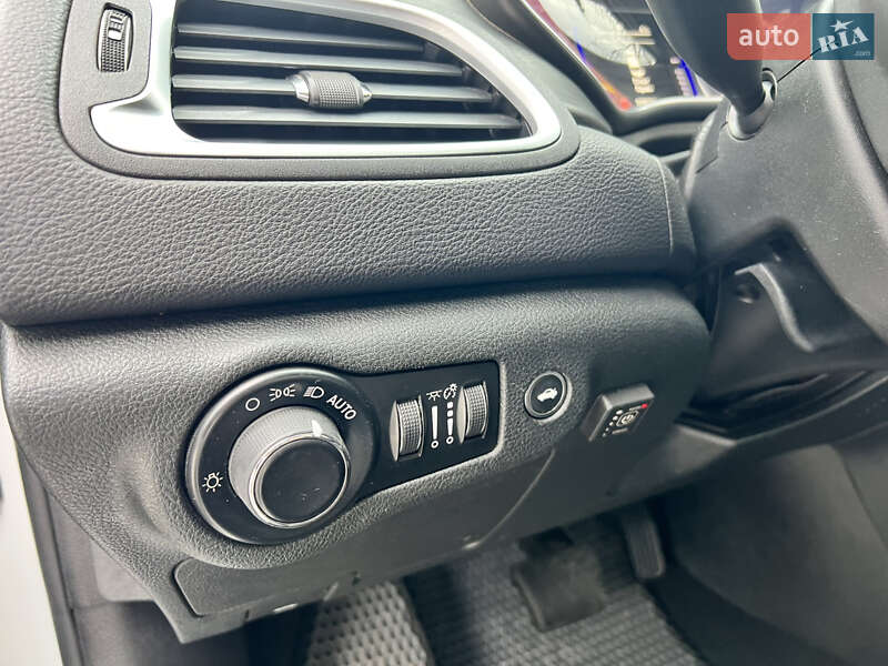 Седан Chrysler 200 2014 в Києві фото 18 Седан Chrysler 200 2014 в Києві