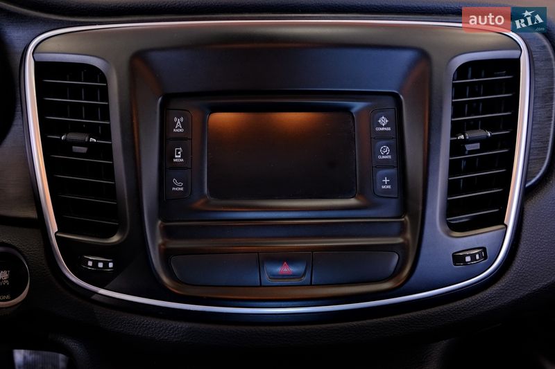 Седан Chrysler 200 2015 в Одесі