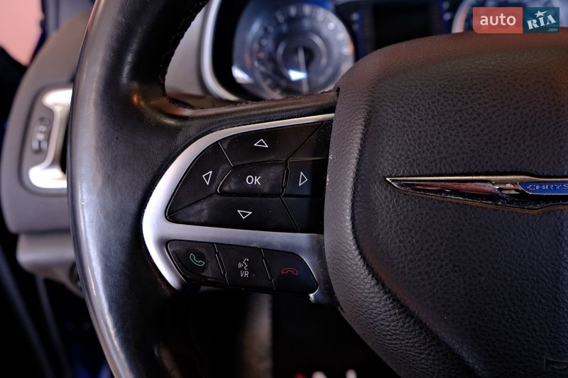 Седан Chrysler 200 2015 в Одесі