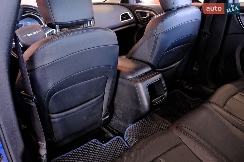 Седан Chrysler 200 2015 в Одесі