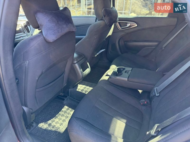 Седан Chrysler 200 2015 в Днепре