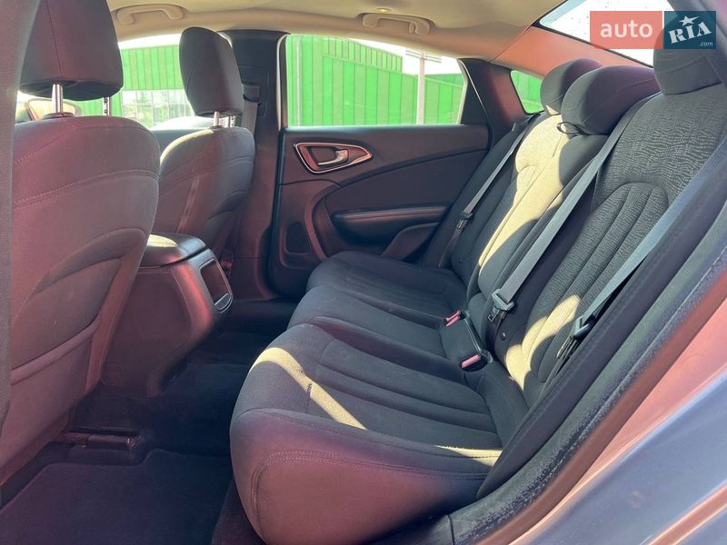 Седан Chrysler 200 2014 в Киеве