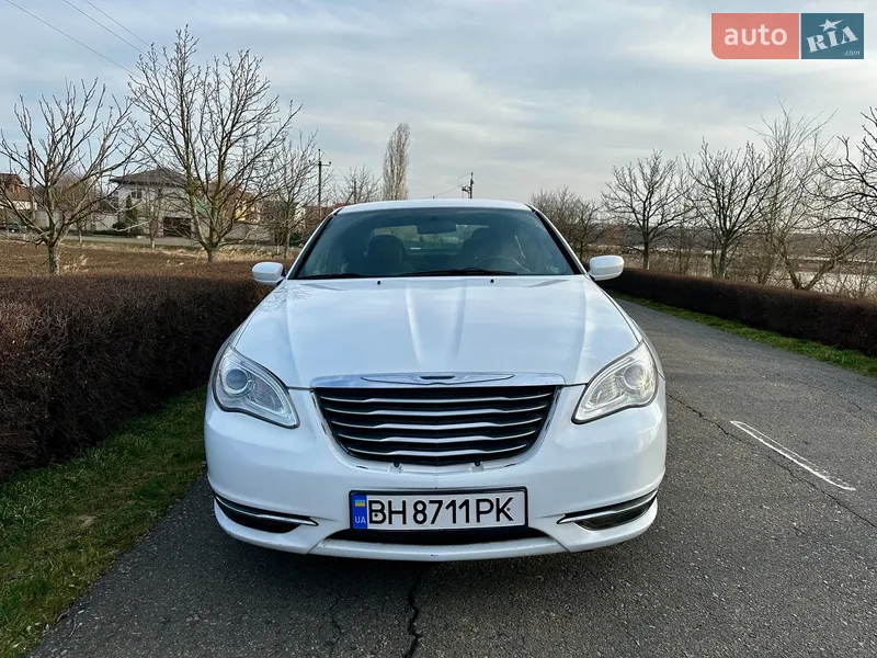 Chrysler 200