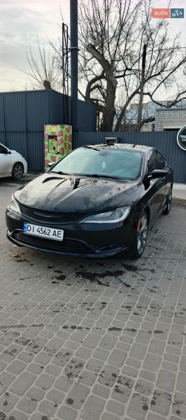 Chrysler 200