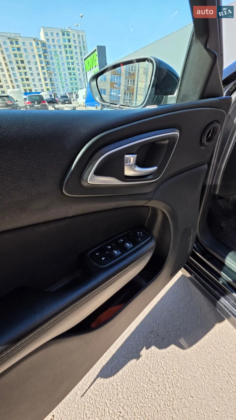 2014 Chrysler 200 - мініатюра 17