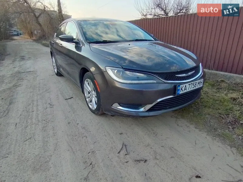 Chrysler 200