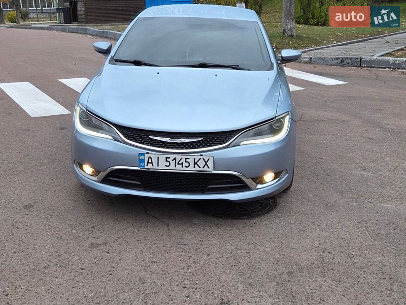 Седан Chrysler 200 2015 в Обухові