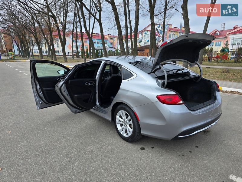 Седан Chrysler 200 2016 в Киеве