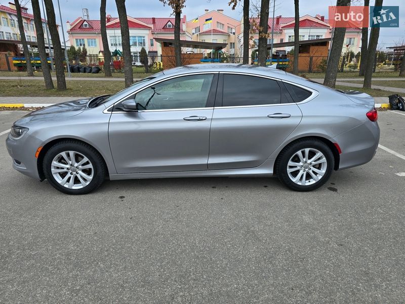 Седан Chrysler 200 2016 в Киеве