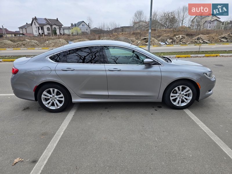 Седан Chrysler 200 2016 в Киеве