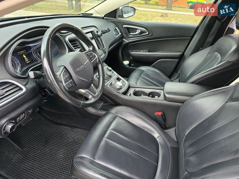 Седан Chrysler 200 2016 в Киеве