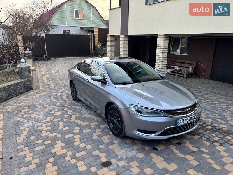 Седан Chrysler 200 2016 в Киеве фото Седан Chrysler 200 2016 в Киеве