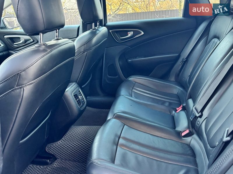 Седан Chrysler 200 2016 в Киеве фото 20 Седан Chrysler 200 2016 в Киеве