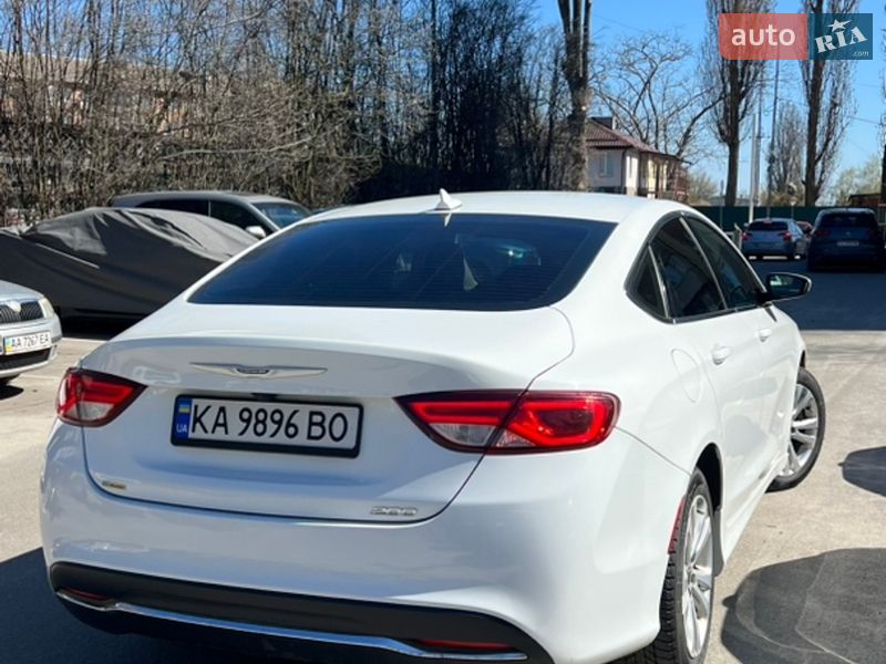 Седан Chrysler 200 2016 в Києві