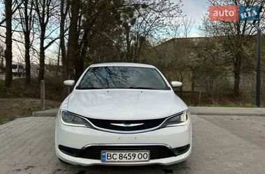 Седан Chrysler 200 2014 в Стрию