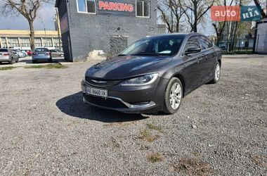 Седан Chrysler 200 2015 в Каменском