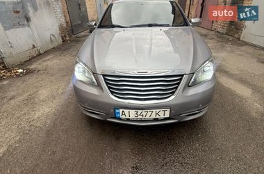 Седан Chrysler 200 2013 в Киеве