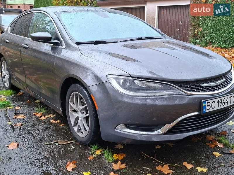 Chrysler 200