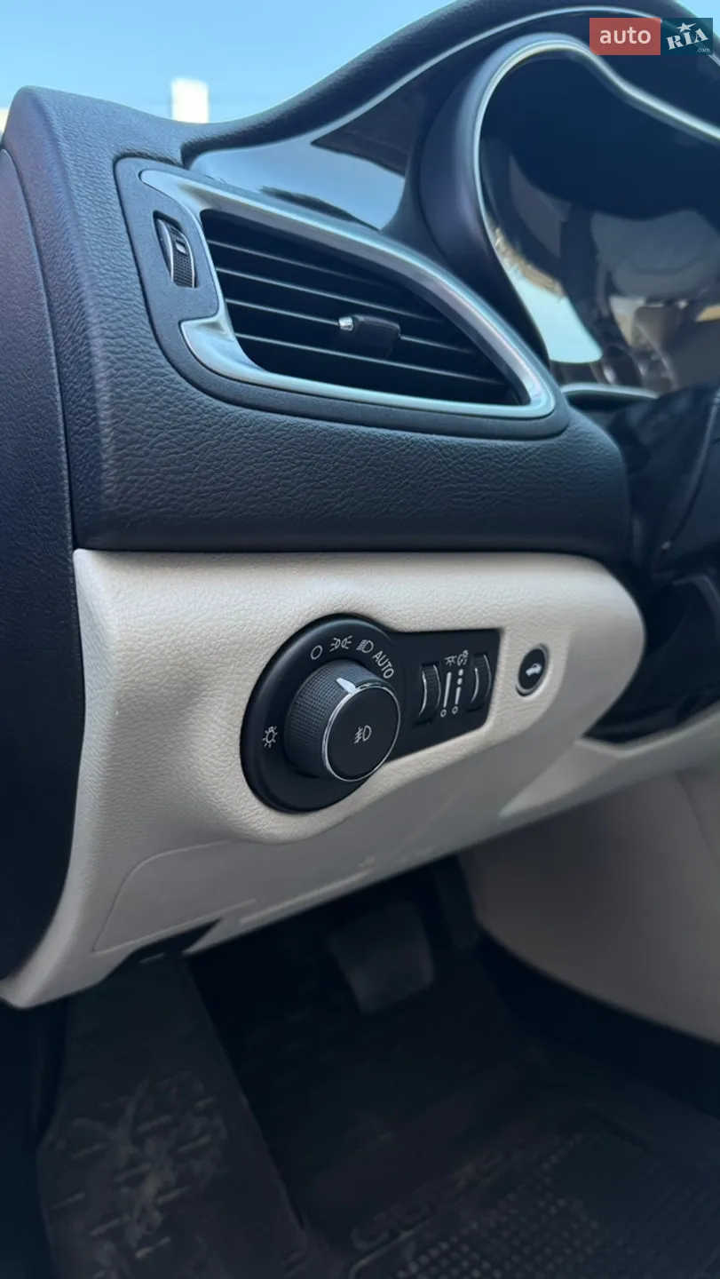 2014 Chrysler 200 - мініатюра 7