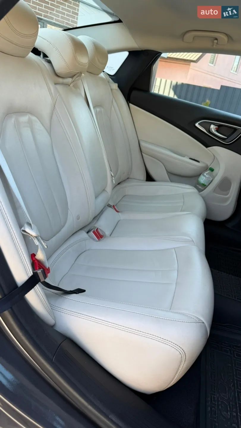 2014 Chrysler 200 - мініатюра 23