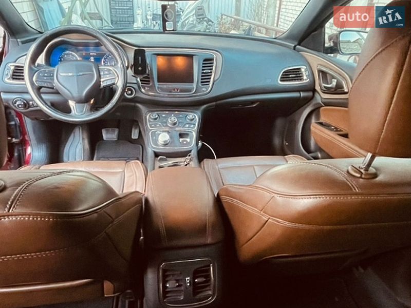 Седан Chrysler 200 2015 в Броварах