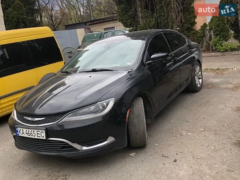 Chrysler 200