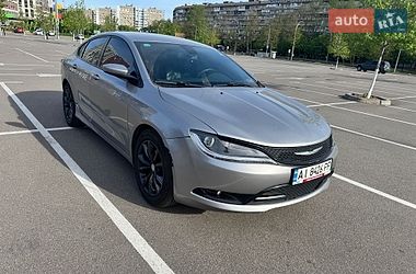 Седан Chrysler 200 2017 в Киеве