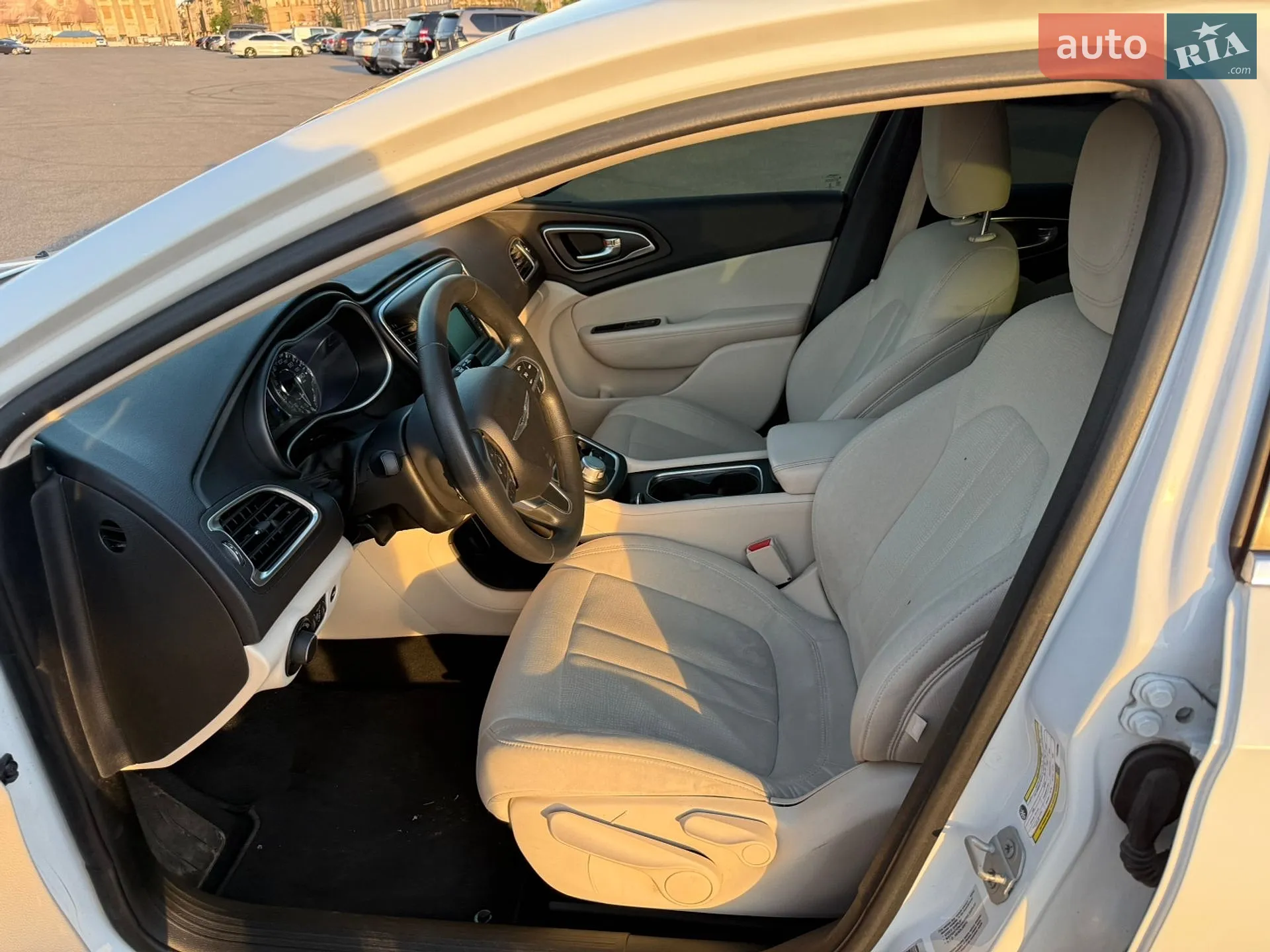 2014 Chrysler 200 - мініатюра 29