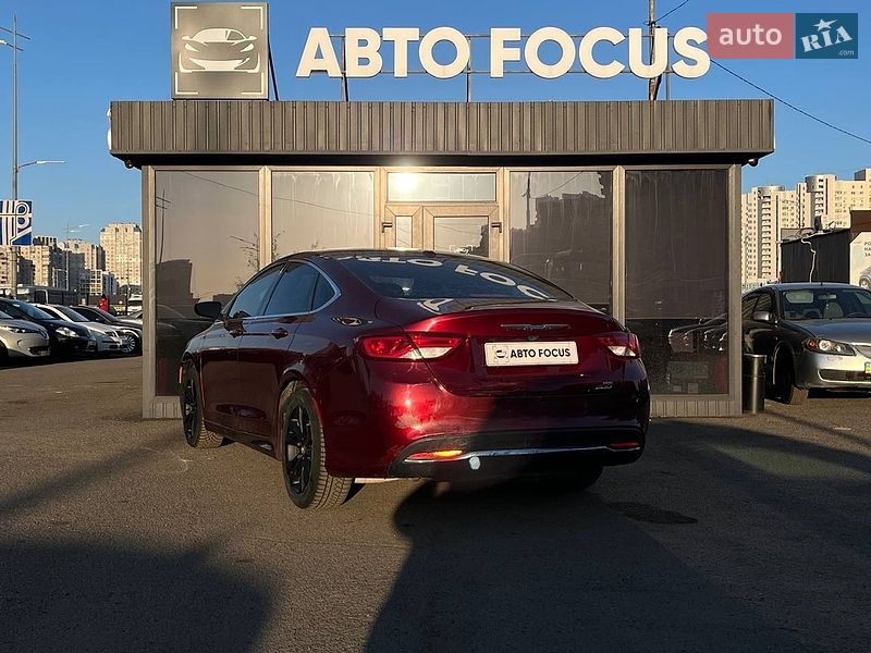 Седан Chrysler 200 2015 в Киеве