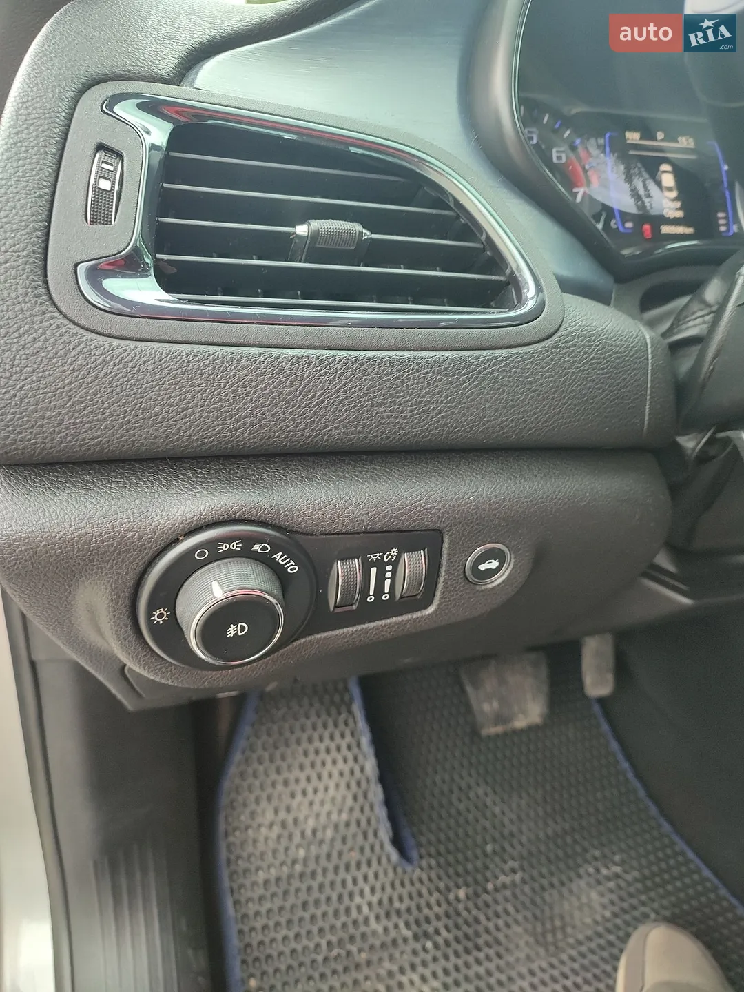 2015 Chrysler 200 - мініатюра 10