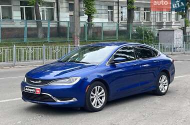 Седан Chrysler 200 2015 в Киеве