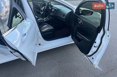 Седан Chrysler 200 2016 в Шепетівці